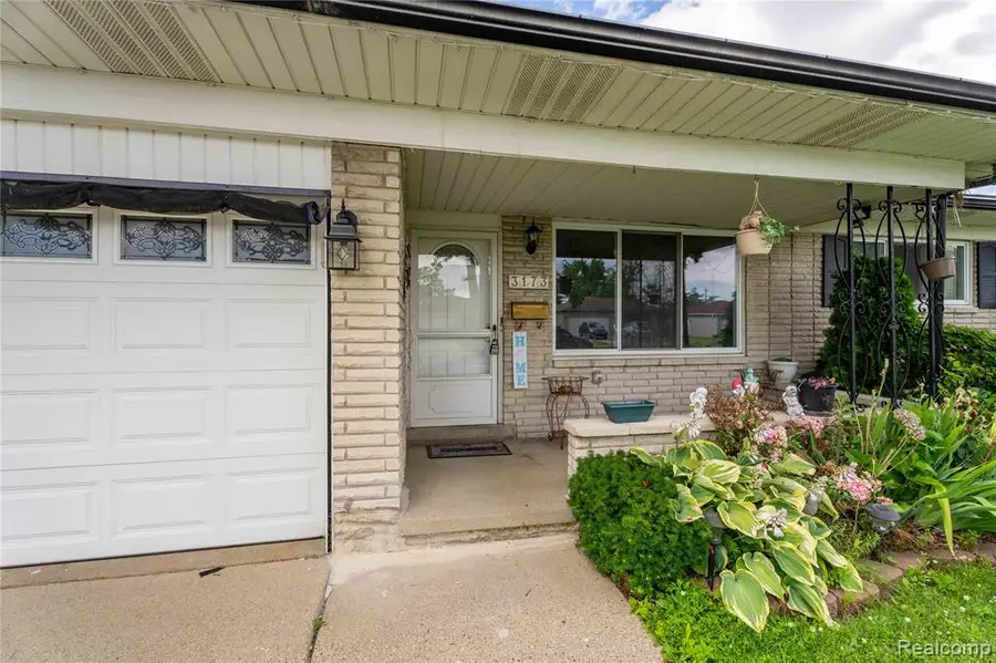 3173 Hedge, Sterling Heights, MI 48310 - #3