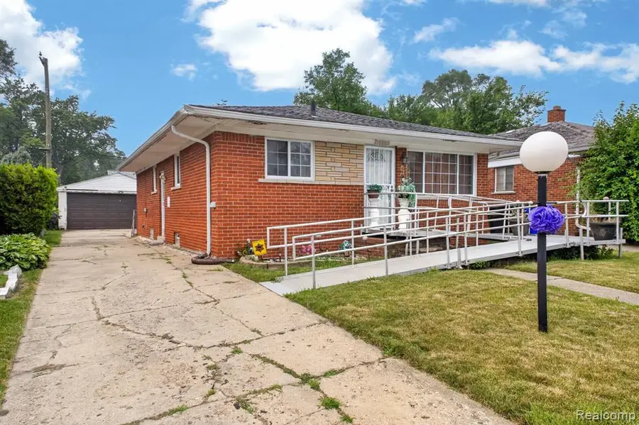 18861 Dequindre, Detroit, MI 48234 - #2