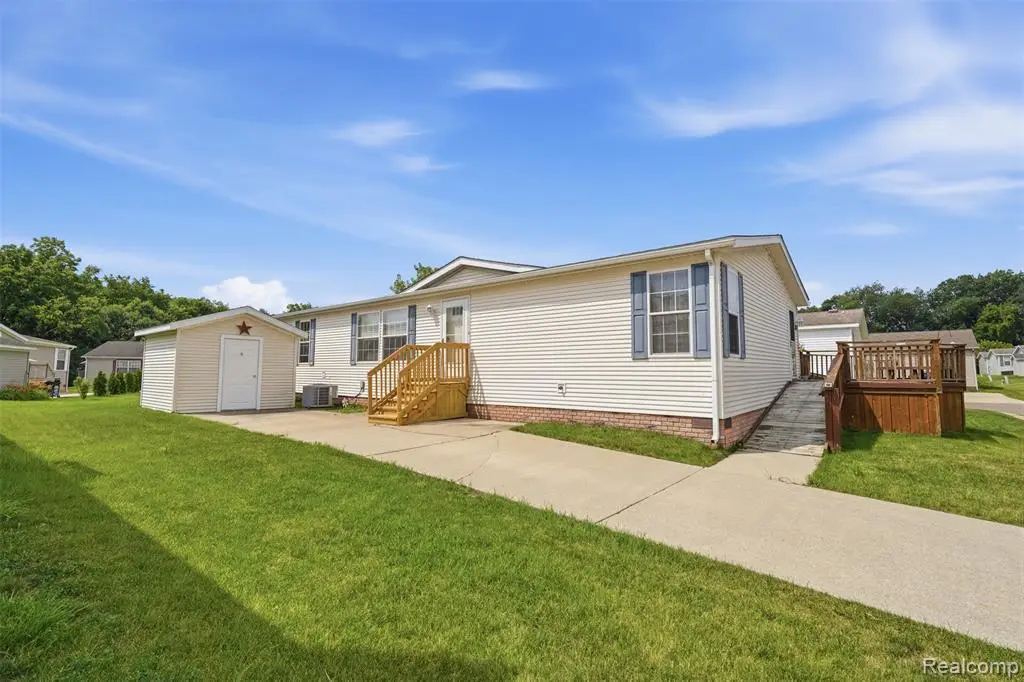 11784 Stoneridge, South Lyon, MI 48178 - #1