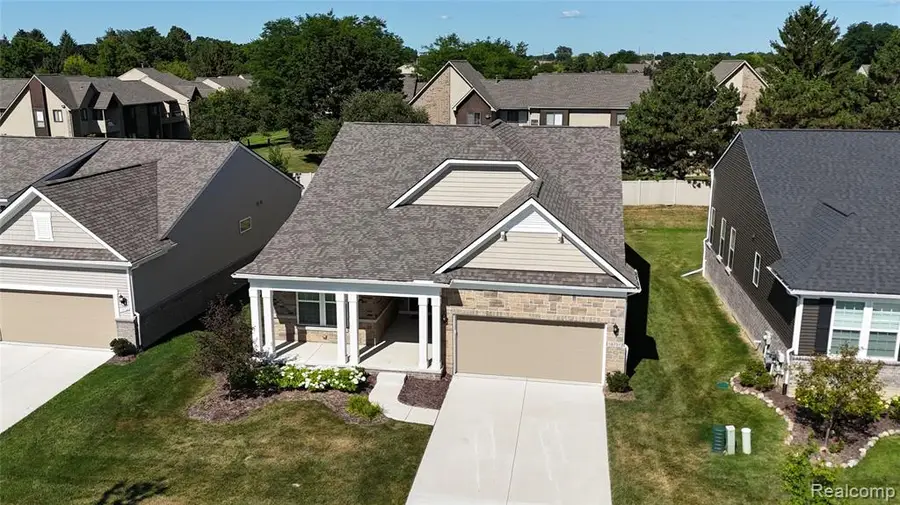 38731 Chasewood, Farmington, MI 48335 - #2