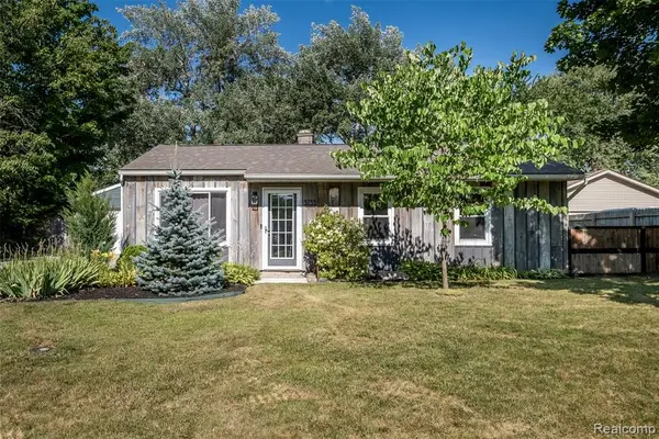 3755 Coleport, Lake Orion, MI 48359