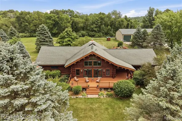 6900 Eveline, Holly, MI 48442