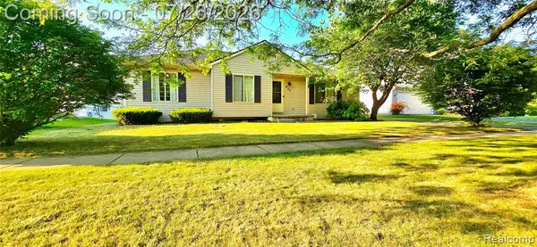 977 Town, Pinckney, MI 48169