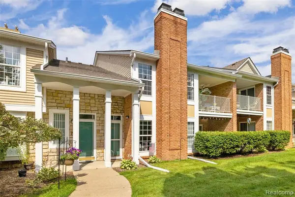 56472 Chesapeake #71, Utica, MI 48316