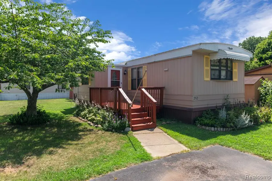 351 North Squir Road, Auburn Hills, MI 48326 - #3