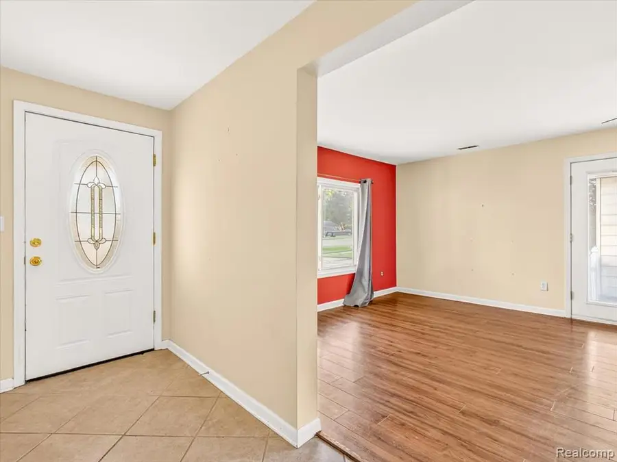 48444 Ellen, Belleville, MI 48111 - #3