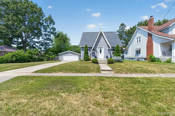 1393 Friel, Burton, MI 48529