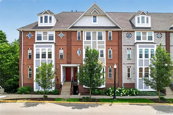 223 N Michigan, Howell, MI 48843