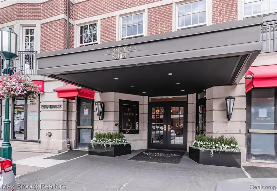 180 Pierce St Unit 4, Birmingham, MI 48009 - #3
