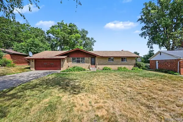 9495 Cooks, White Lake, MI 48386