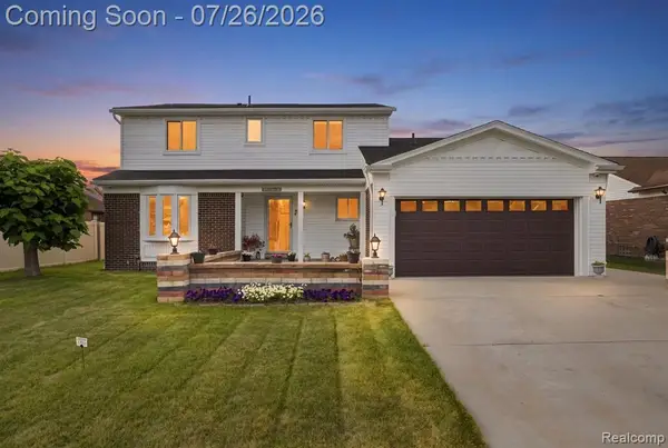 17900 Woodridge, Riverview, MI 48193