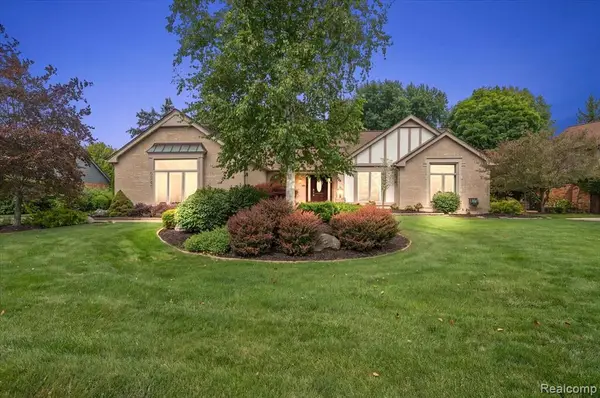 6545 Basswood, Troy, MI 48098