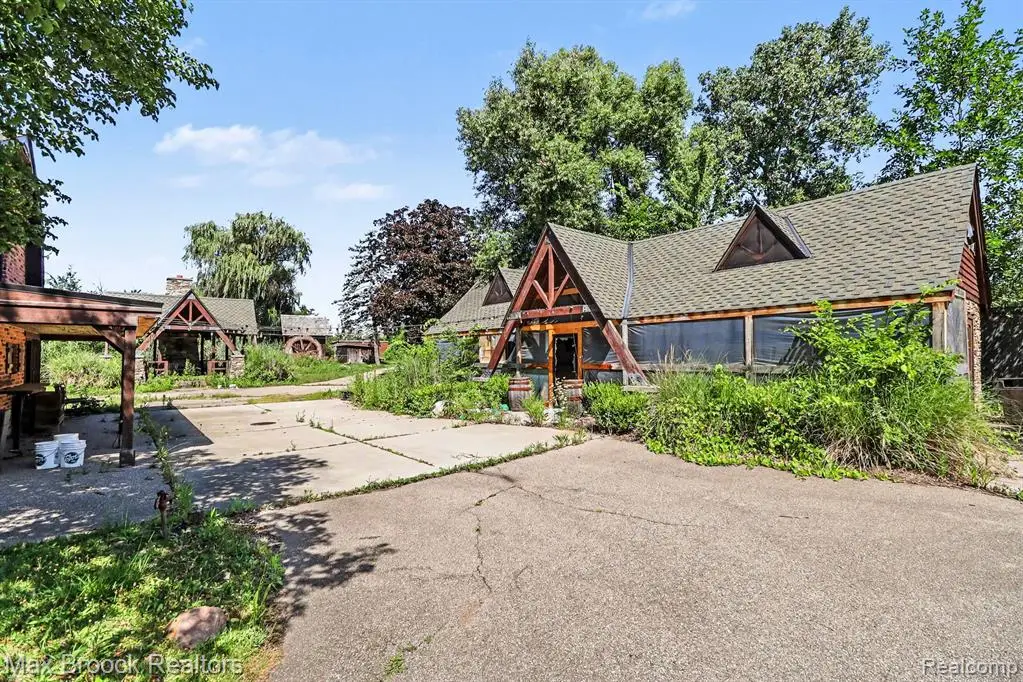 5501 Houghten, Troy, MI 48098 - #1