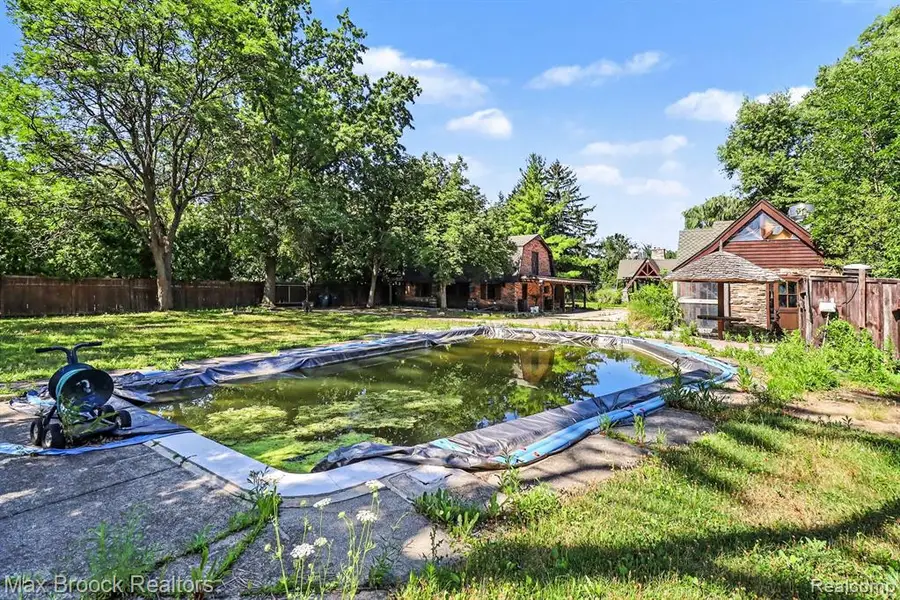 5501 Houghten, Troy, MI 48098 - #2
