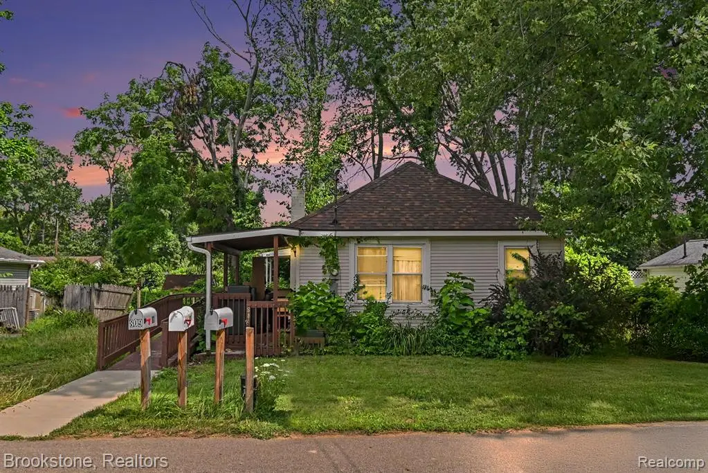 808 Emmett, Jackson, MI 49203 - #1