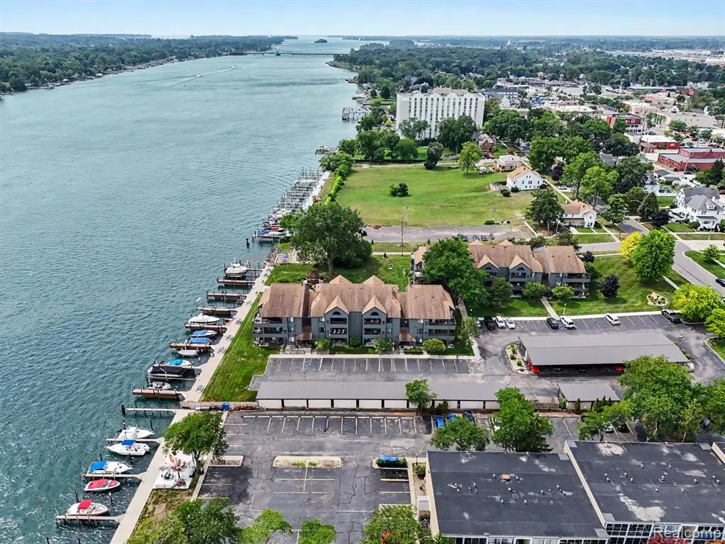2445 Riverside #304, Trenton, MI 48183 - #1