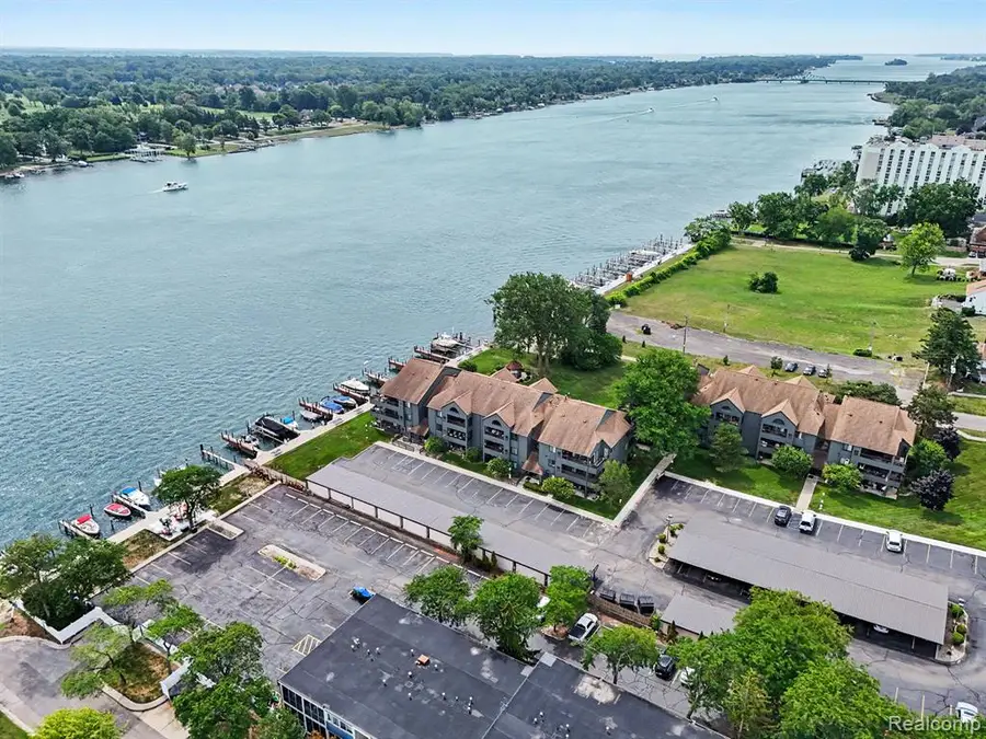 2445 Riverside #304, Trenton, MI 48183 - #2