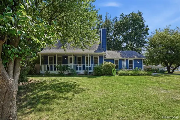 836 Alpine, Fenton, MI 48430