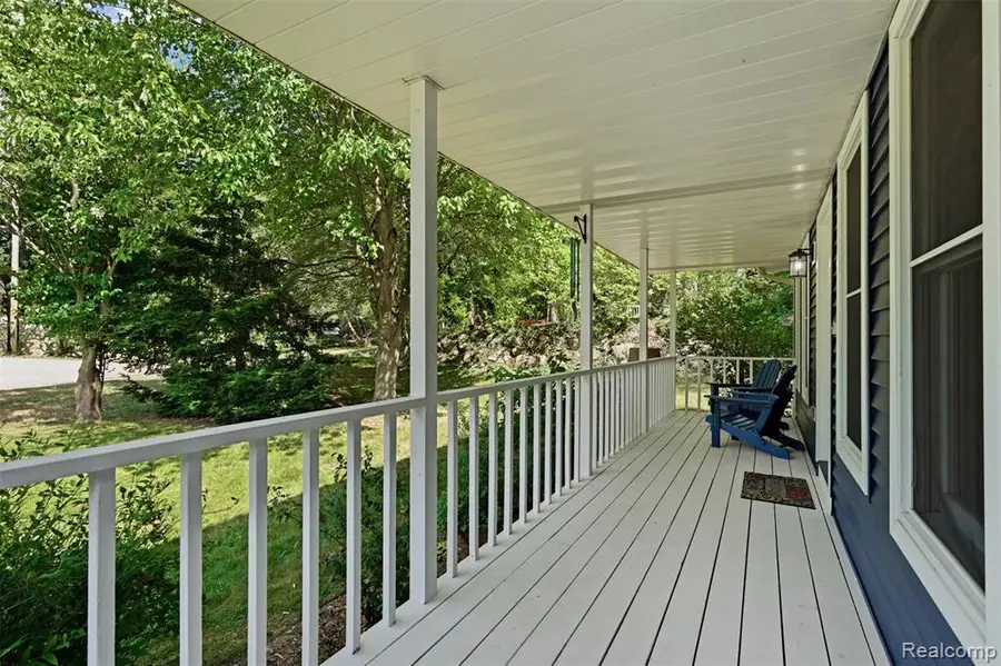 836 Alpine, Fenton, MI 48430 - #2