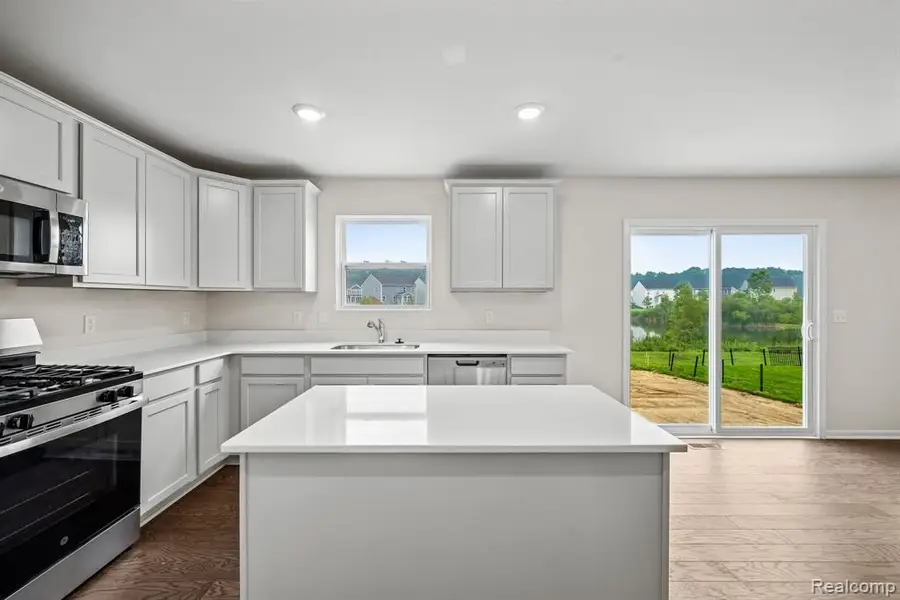 387 Edge Brook, Holly, MI 48442 - #3