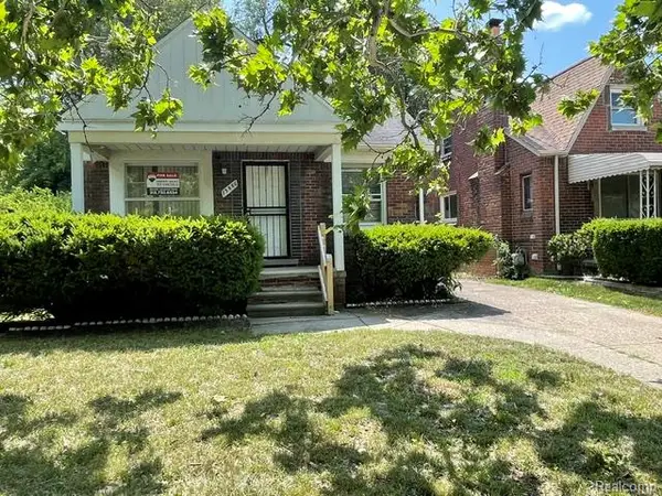 15886 Collingham, Detroit, MI 48205