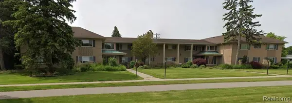 2245 Walton #56, Rochester Hills, MI 48309