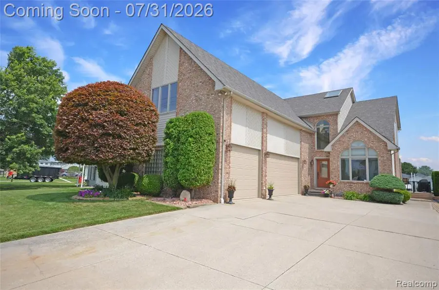 38048 Huron Pointe, Harrison Township, MI 48045 - #2