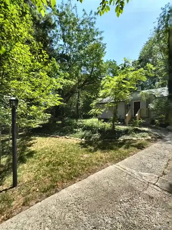 26800 Ballard, Harrison Twp, MI 48045
