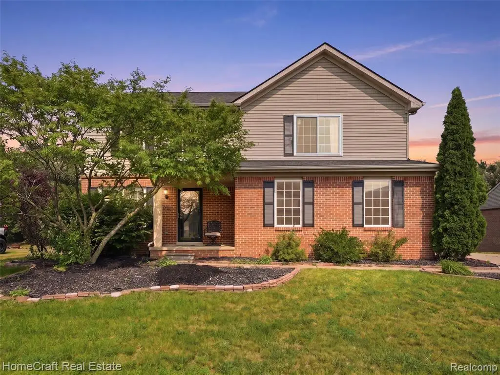 13585 Milton, Belleville, MI 48111 - #1