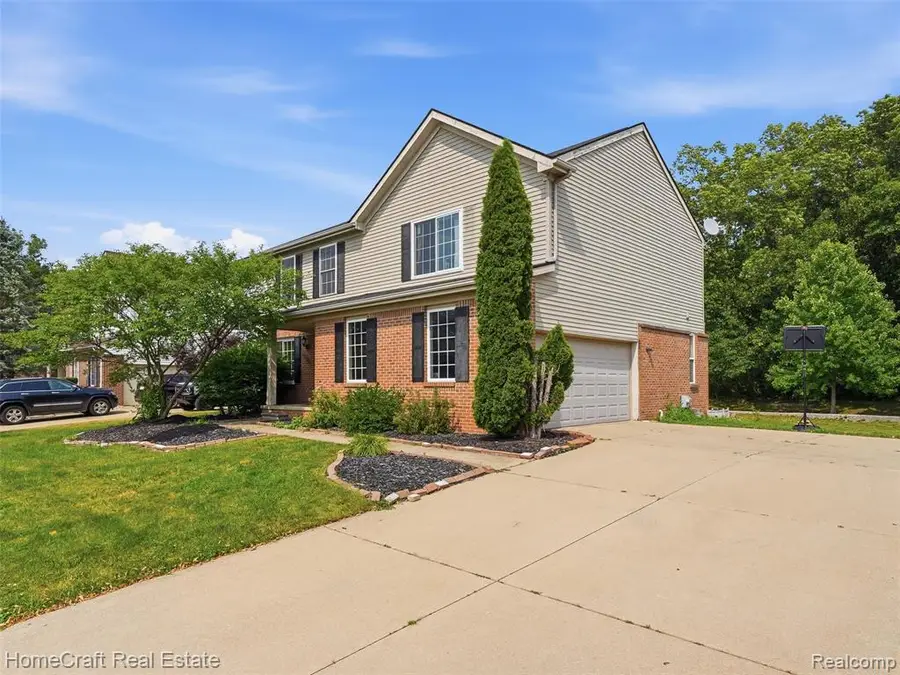 13585 Milton, Belleville, MI 48111 - #2