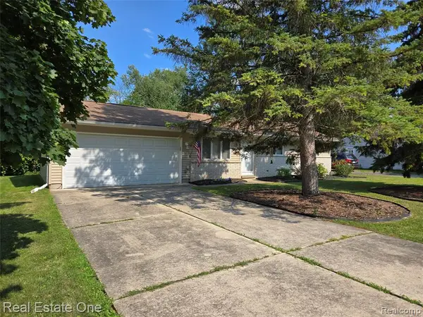 1708 Eastport, Troy, MI 48083