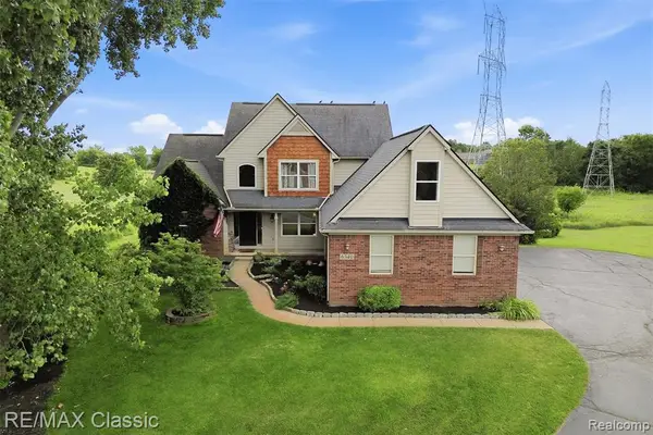 6340 Stonewood, White Lake, MI 48383