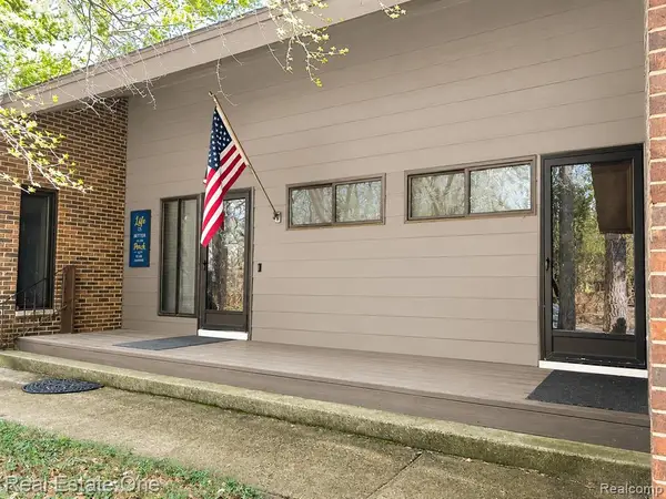 32674 Bingham, Bingham Farms, MI 48025