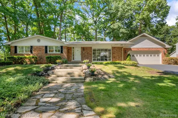 546 Kendry, Bloomfield Hills, MI 48302