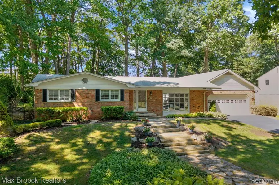 546 Kendry, Bloomfield Hills, MI 48302 - #2