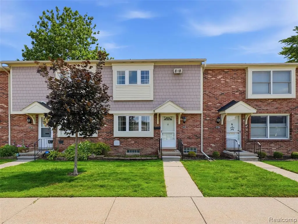 37136 Charter Oaks Blvd, Clinton Township, MI 48036 - #1