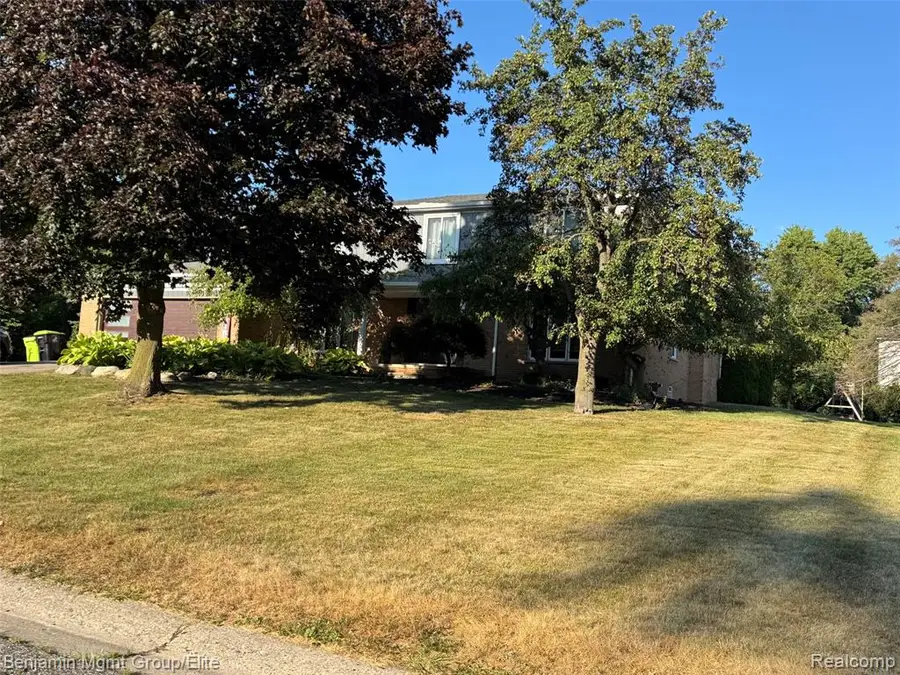 6043 Ledgeway, West Bloomfield, MI 48322 - #3