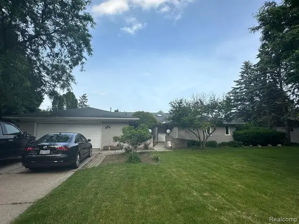 6820 Fredmoor, Troy, MI 48098