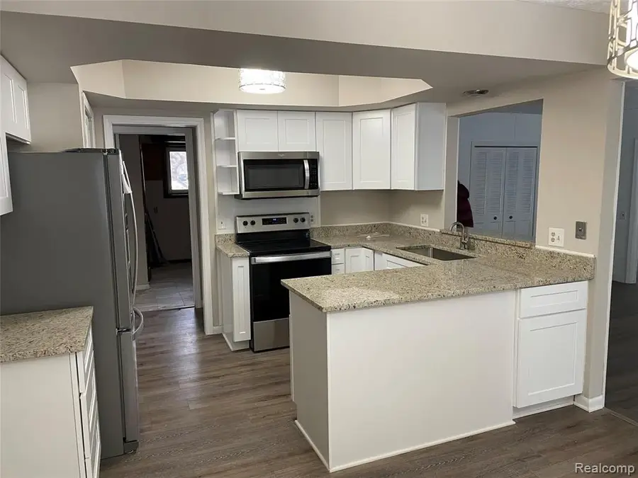 6820 Fredmoor, Troy, MI 48098 - #3