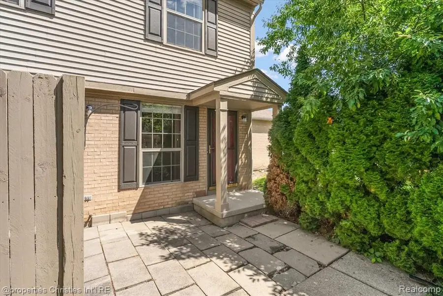 3173 Hidden Ridge, Waterford, MI 48328 - #3
