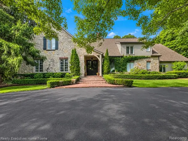 1395 Country Club, Bloomfield Hills, MI 48304