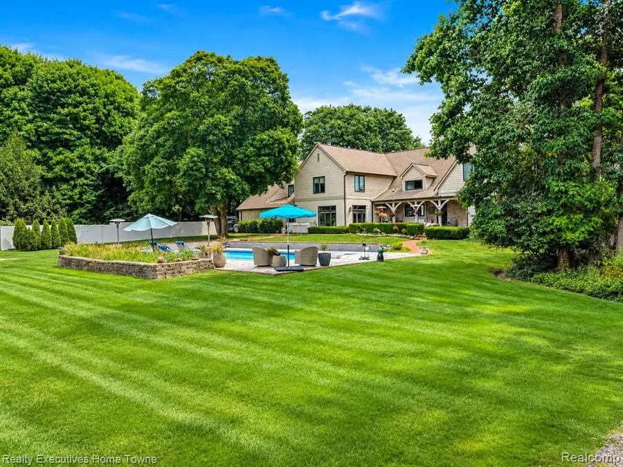 1395 Country Club, Bloomfield Hills, MI 48304 - #2