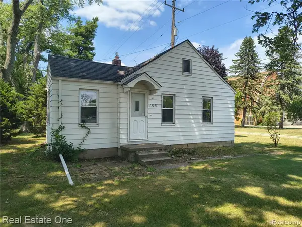 23257 Lahser, Southfield, MI 48033