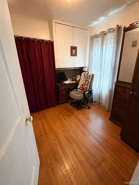 926 Clinton, Flint, MI 48507 - #2