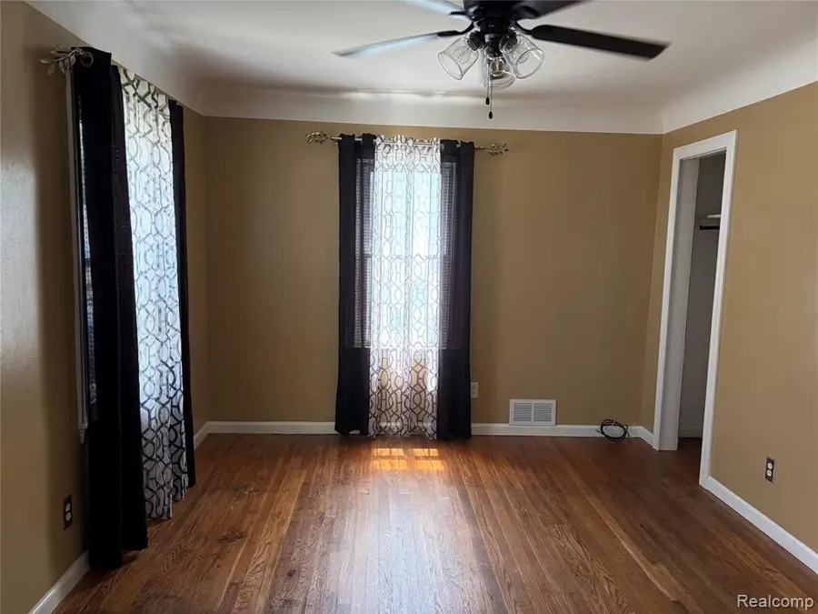 28915 Essex, Roseville, MI 48066 - #2