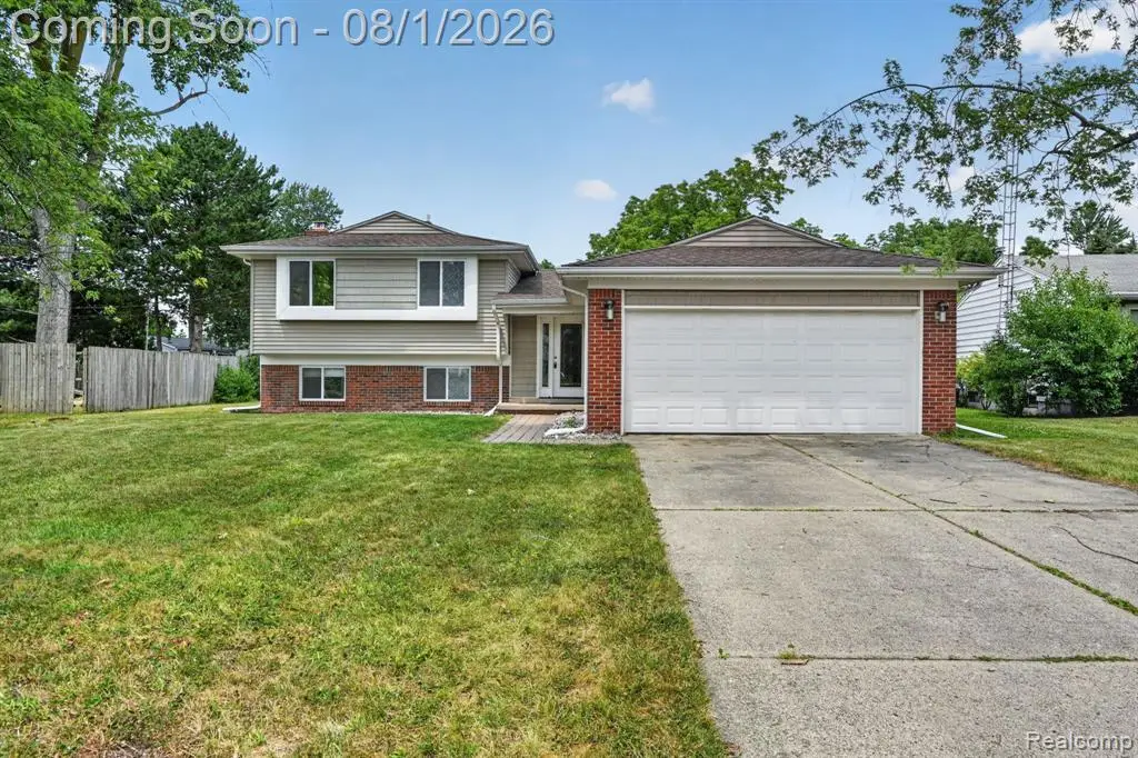 5090 Spinning Wheel, Grand Blanc, MI 48439 - #1