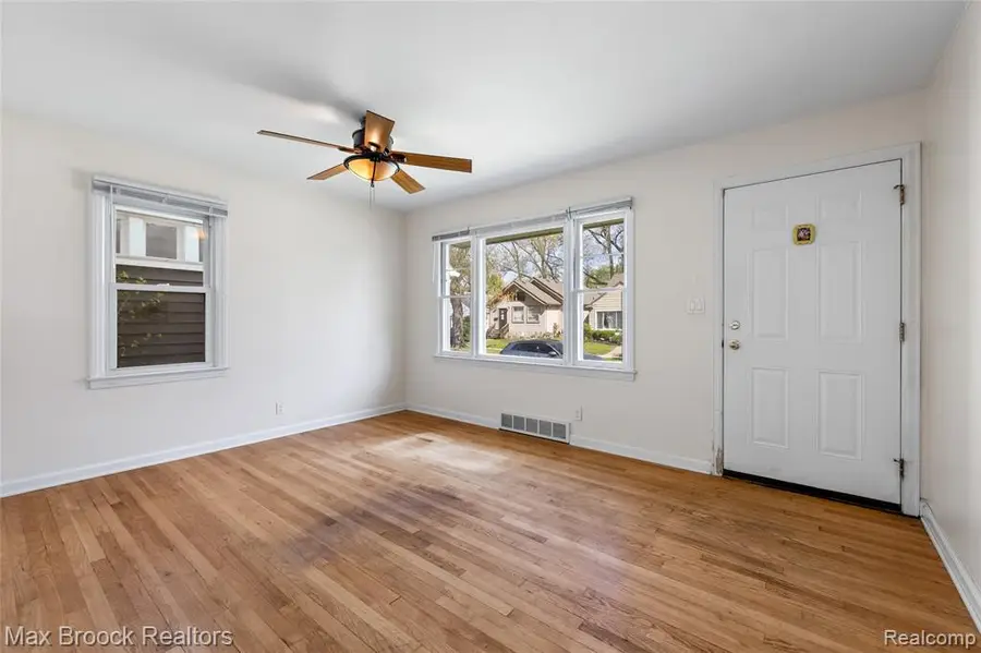 450 E Maplehurst, Ferndale, MI 48220 - #2