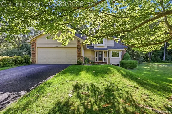 10106 Orchard Ridge, Holly, MI 48442
