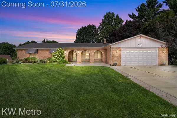 56811 Foxcroft, Utica, MI 48316