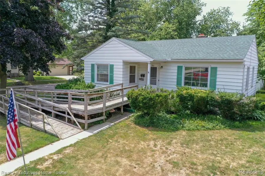 703 N 9th, Saint Clair, MI 48079 - #3